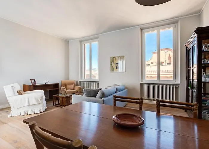 Vatican Luxury Apartment *