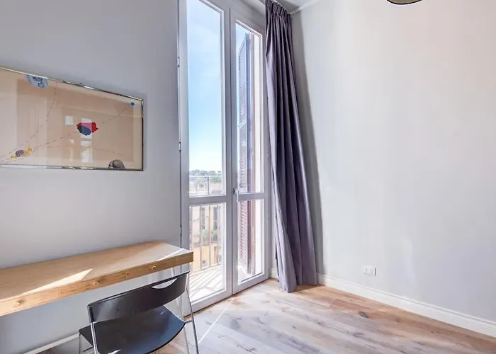 Vatican Luxury Apartment *